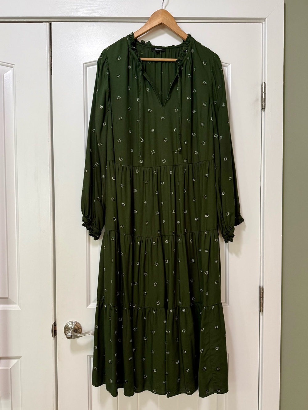 Madewell Tie-Neck Tiered Midi Dress in Stardot 2X - Picture 4 of 10